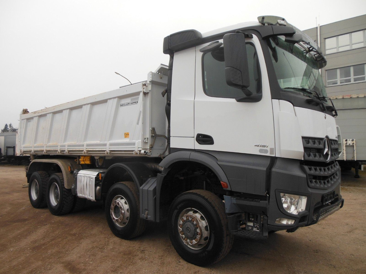 Mercedes-Benz AROCS 4151, 8X6, MEILLER, BORDMATIC, AHK - Kamion vetëshkarkues: foto 2 Mercedes-Benz AROCS 4151, 8X6, MEILLER, BORDMATIC, AHK - Kamion vetëshkarkues: foto 2