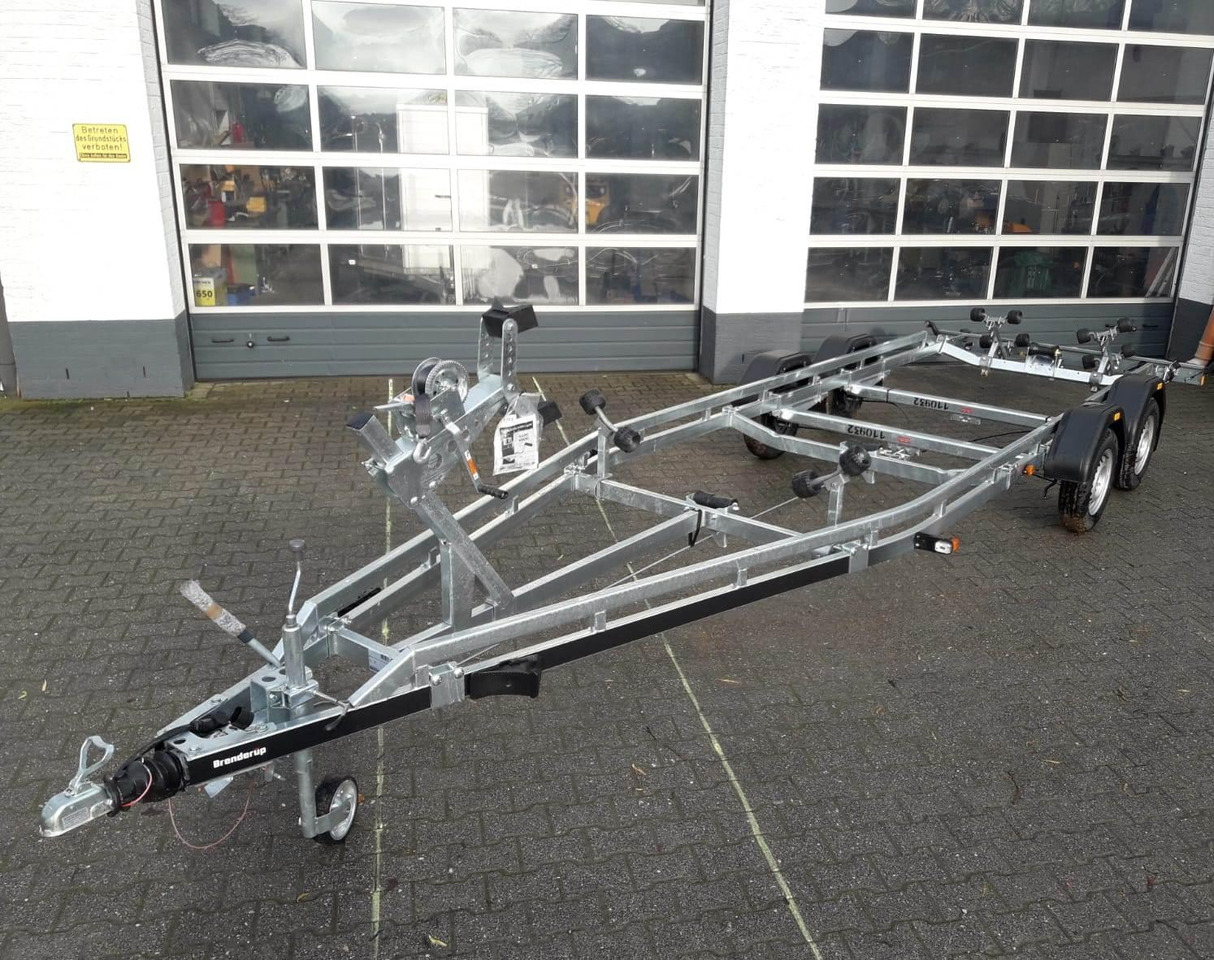 Brenderup Bootstrailer Premium 242000 TB SR 2000 Superrollen Winde Boote bis 650cm 2000kg 312268 - Rimorkio varkash: foto 5 Brenderup Bootstrailer Premium 242000 TB SR 2000 Superrollen Winde Boote bis 650cm 2000kg 312268 - Rimorkio varkash: foto 5