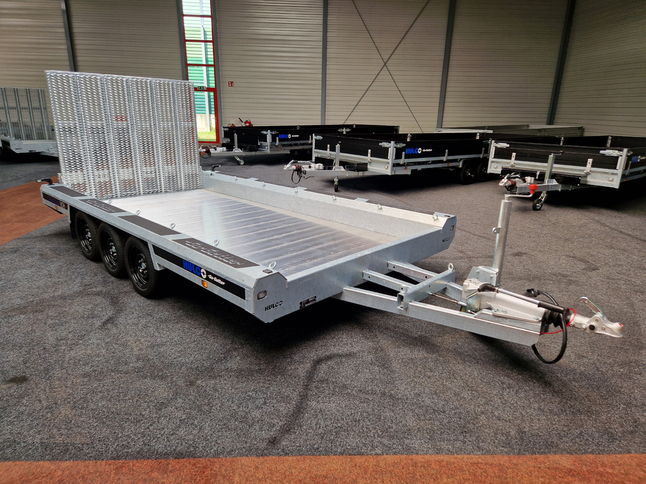 HULCO TERRAX-3 Go Getter Aluboden 394x180x27cm Heckrampe 150cm LED Tridem 3500kg - Rimorkio për makineri ndërtimi: foto 3 HULCO TERRAX-3 Go Getter Aluboden 394x180x27cm Heckrampe 150cm LED Tridem 3500kg - Rimorkio për makineri ndërtimi: foto 3