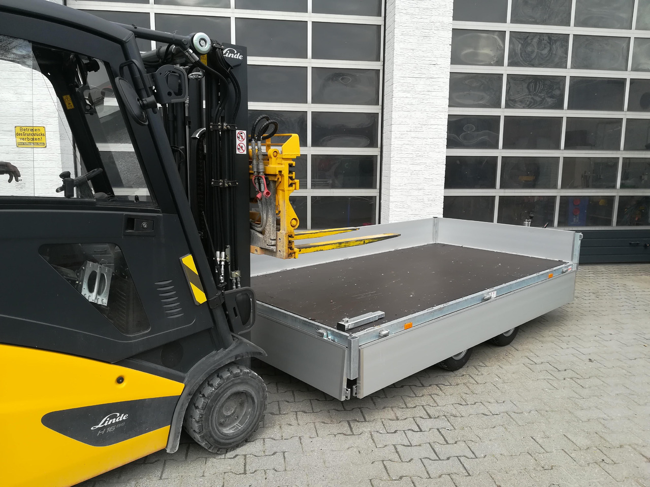 Rimorkio e hapur/ Platformë Hochlader 310x160x30cm Lfh: 56cm 10" niedrig Fahrwerk (M) 2700kg: foto 6