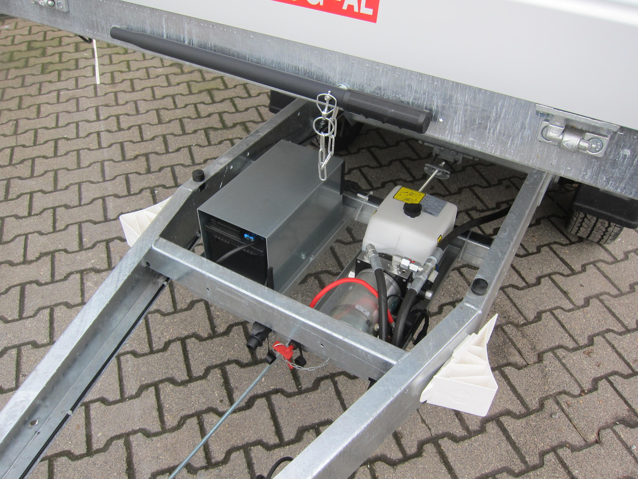 Pongratz Kipper RK 2600/15 G-AL Elektrisch + Notpumpe 260x151x36cm Stahlboden Pendel 13" 1800kg - Rimorkio vetëshkarkuese: foto 4 Pongratz Kipper RK 2600/15 G-AL Elektrisch + Notpumpe 260x151x36cm Stahlboden Pendel 13" 1800kg - Rimorkio vetëshkarkuese: foto 4