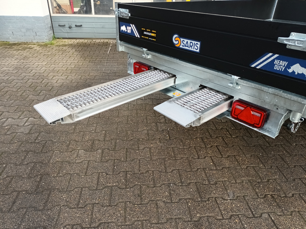 Rimorkio vetëshkarkuese Saris Kipper K3 356 184 3500 2 HD E 356x184x35cm black heavy duty Rampen Stützen NHP LED (L) 3500kg: foto 7 Rimorkio vetëshkarkuese Saris Kipper K3 356 184 3500 2 HD E 356x184x35cm black heavy duty Rampen Stützen NHP LED (L) 3500kg: foto 7