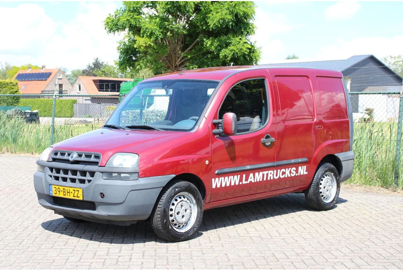 Fiat Doblò Cargo 1.9 JTD SCHUIFDEUR - Furgon: foto 1 Fiat Doblò Cargo 1.9 JTD SCHUIFDEUR - Furgon: foto 1