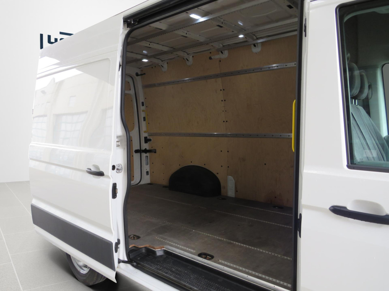 VOLKSWAGEN Crafter 35 L3H3 Kasten Euro6 Klima ZV - Furgon: foto 5 VOLKSWAGEN Crafter 35 L3H3 Kasten Euro6 Klima ZV - Furgon: foto 5