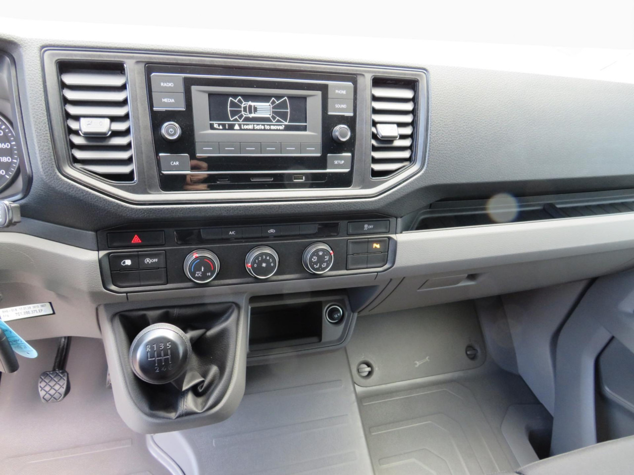 VOLKSWAGEN Crafter 35 L3H3 Kasten Klima ZV - Furgon: foto 3 VOLKSWAGEN Crafter 35 L3H3 Kasten Klima ZV - Furgon: foto 3