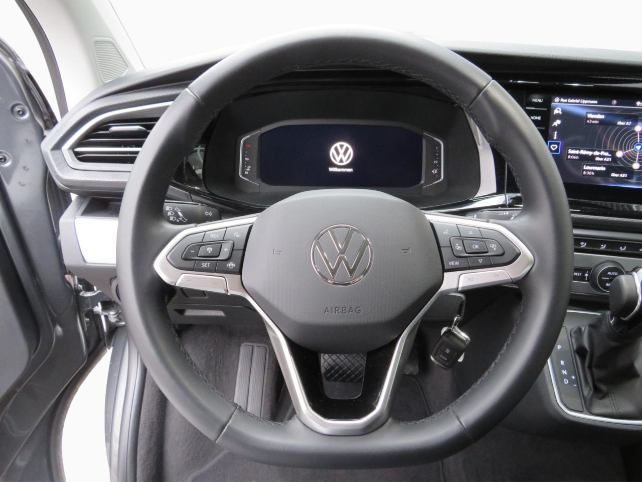 VOLKSWAGEN T6.1 Multivan Comfortline Edition Court Bluetooth - Veturë: foto 3 VOLKSWAGEN T6.1 Multivan Comfortline Edition Court Bluetooth - Veturë: foto 3