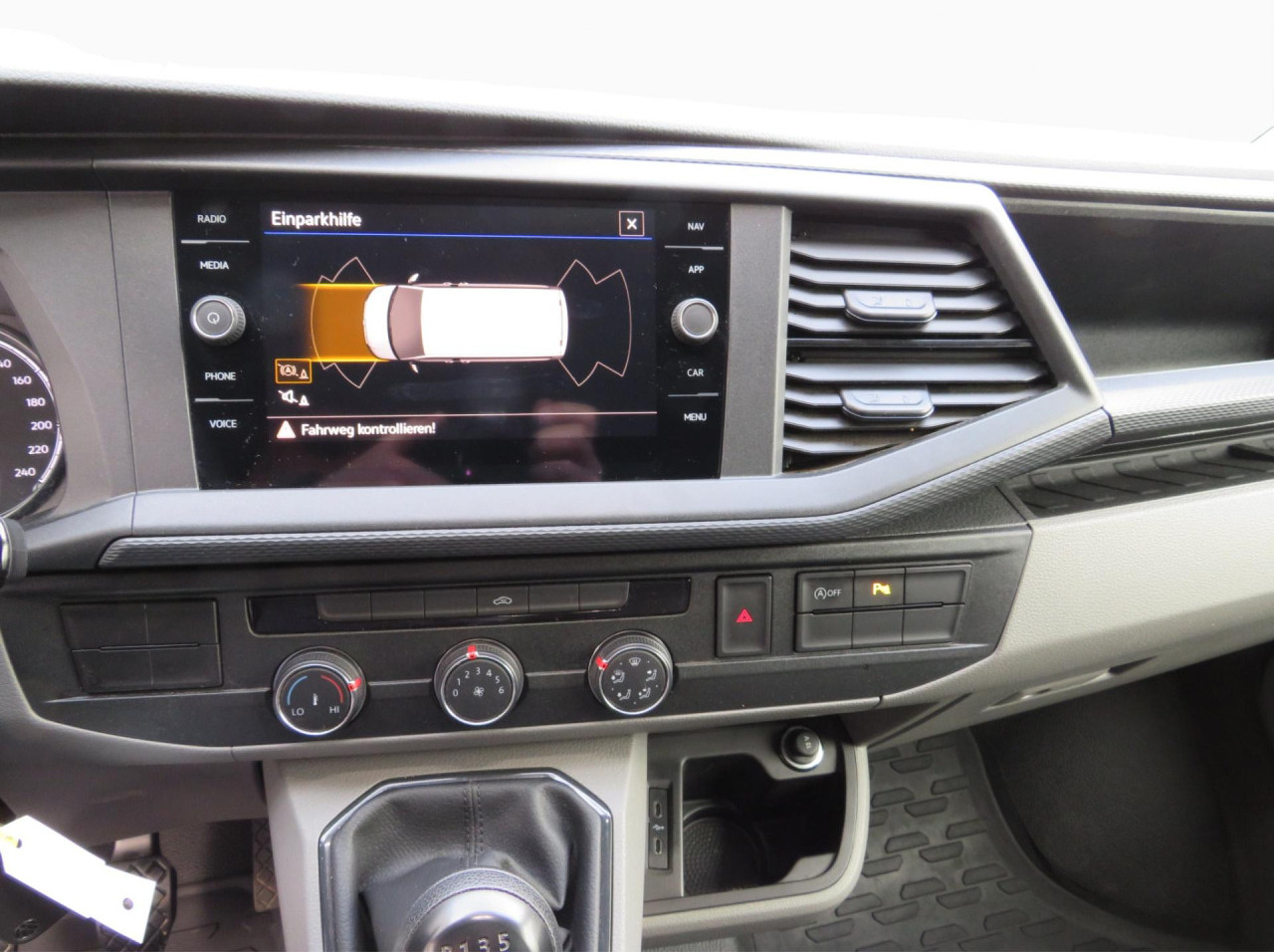 VOLKSWAGEN T6.1 Transporter Trendline 2.0 TDI Kasten Euro6 ZV - Furgon i vogël: foto 2 VOLKSWAGEN T6.1 Transporter Trendline 2.0 TDI Kasten Euro6 ZV - Furgon i vogël: foto 2