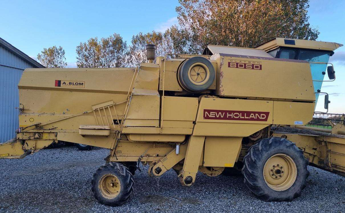 New Holland 8050 - Autokombajnë: foto 5 New Holland 8050 - Autokombajnë: foto 5