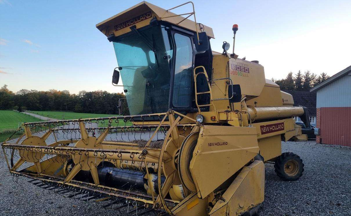 New Holland 8050 - Autokombajnë: foto 2 New Holland 8050 - Autokombajnë: foto 2