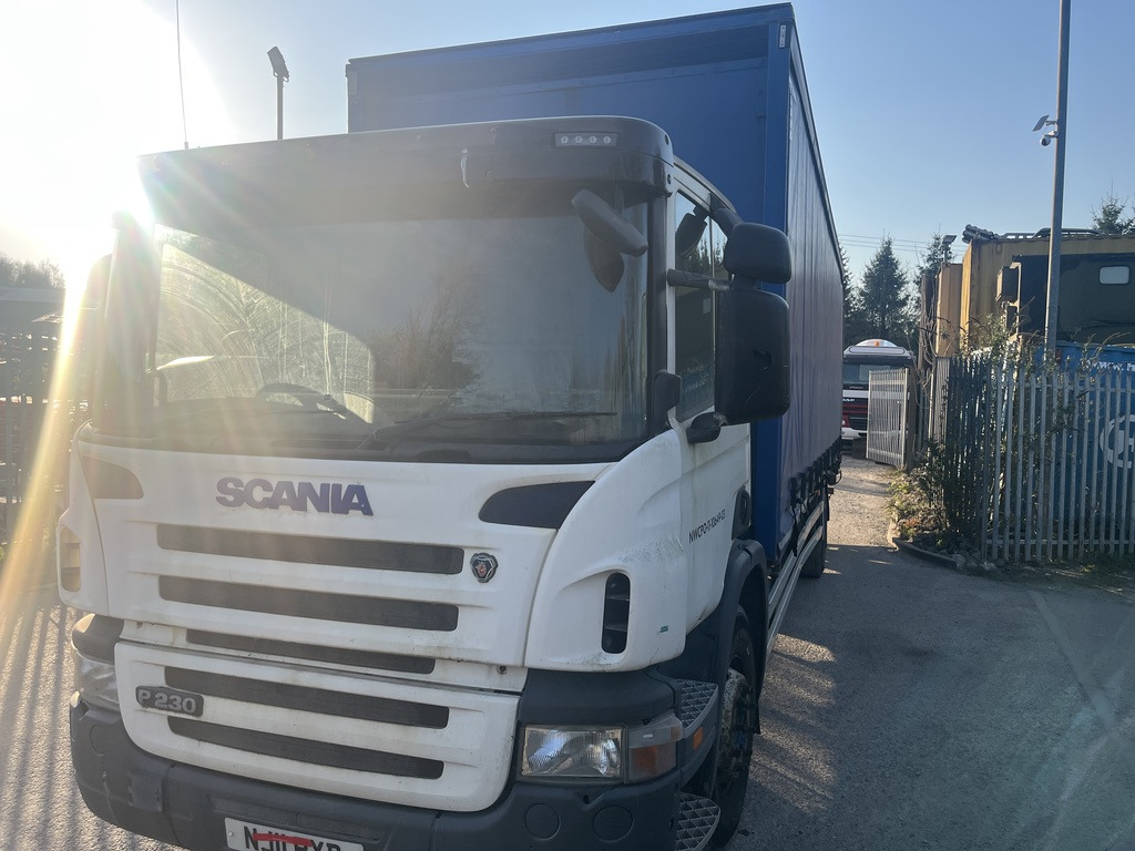 Scania P230 4x2 Curtain side - Kamion me tendë: foto 2 Scania P230 4x2 Curtain side - Kamion me tendë: foto 2