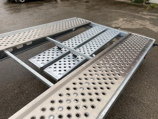 Gala BGG Taurus Duo 85 35 3, 8500 x 2150 mm, 3-Achs, für 2 Autos - Rimorkio autotransportuese: foto 4 Gala BGG Taurus Duo 85 35 3, 8500 x 2150 mm, 3-Achs, für 2 Autos - Rimorkio autotransportuese: foto 4