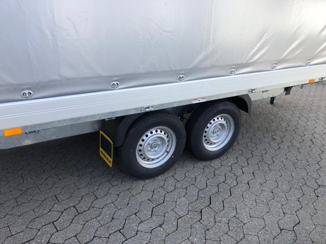 Humbaur HT 354121 Hochlader mit Hochplane 220 cm, 100 km/h 3,5 to. 4100 x 2100 x 350 mm - Rimorkio makine: foto 5 Humbaur HT 354121 Hochlader mit Hochplane 220 cm, 100 km/h 3,5 to. 4100 x 2100 x 350 mm - Rimorkio makine: foto 5