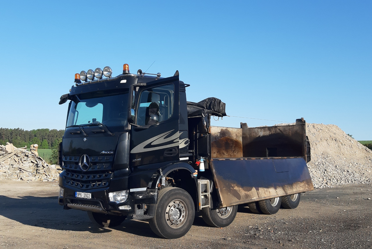 MERCEDES-BENZ AROCS 3245 8x4 Bordmatic THERMO CRAMARO AHK - Kamion vetëshkarkues: foto 2 MERCEDES-BENZ AROCS 3245 8x4 Bordmatic THERMO CRAMARO AHK - Kamion vetëshkarkues: foto 2