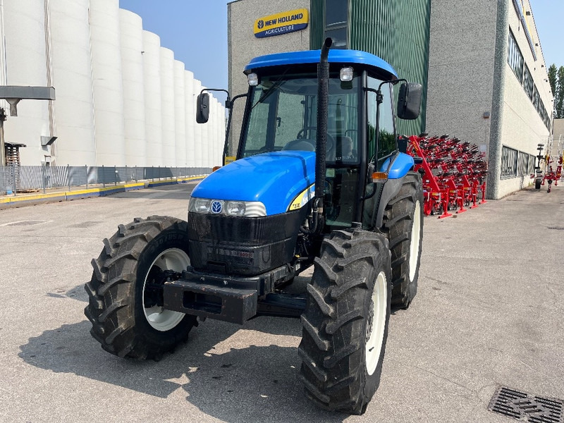 New Holland TD 90 D - Traktor: foto 1 New Holland TD 90 D - Traktor: foto 1