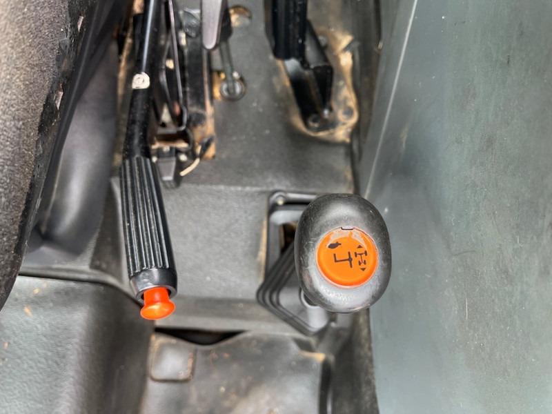 Traktor New Holland TN 55 D: foto 12