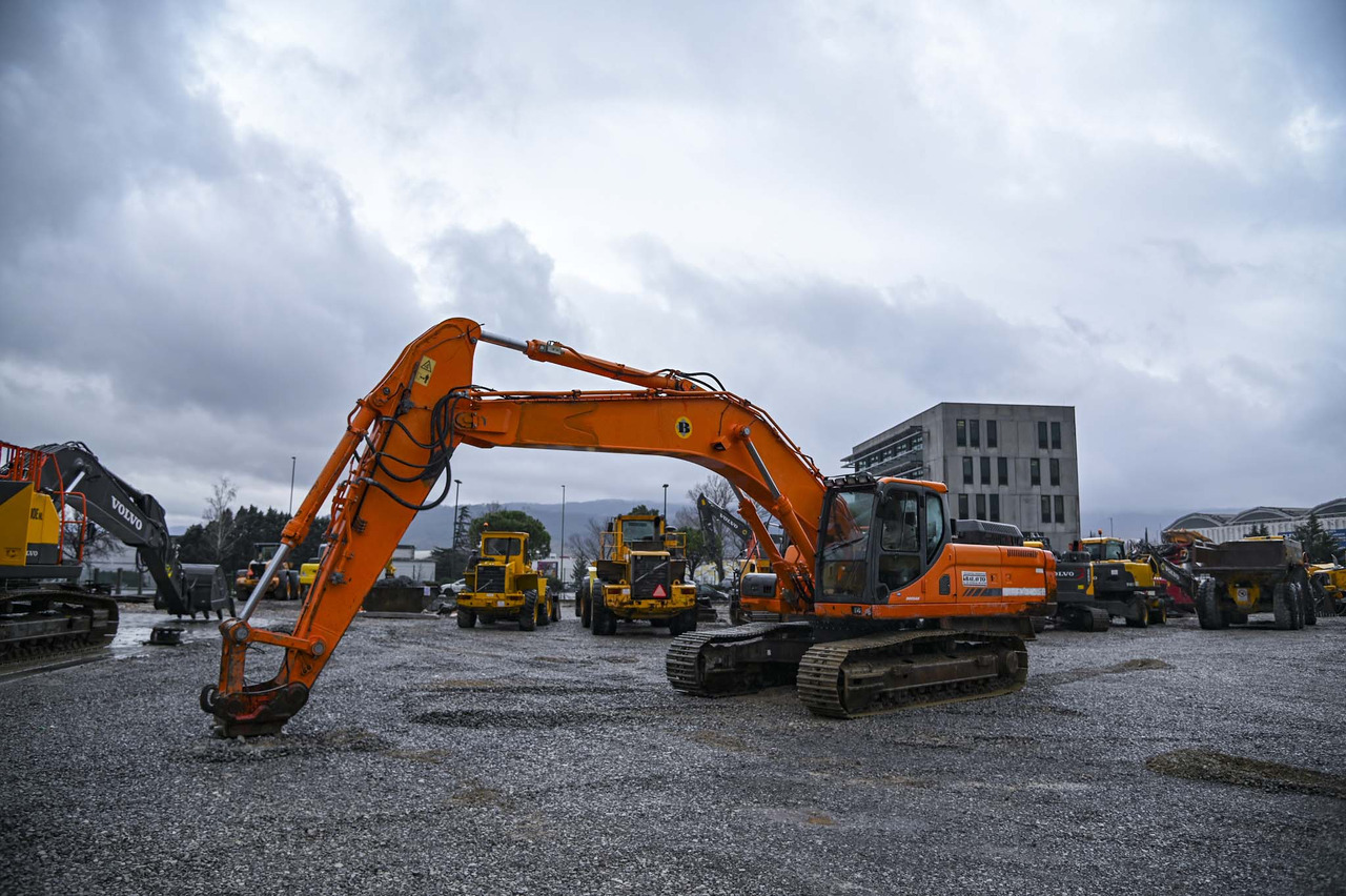 DOOSAN DX340LC - Ekskavator me zinxhirë: foto 1 DOOSAN DX340LC - Ekskavator me zinxhirë: foto 1