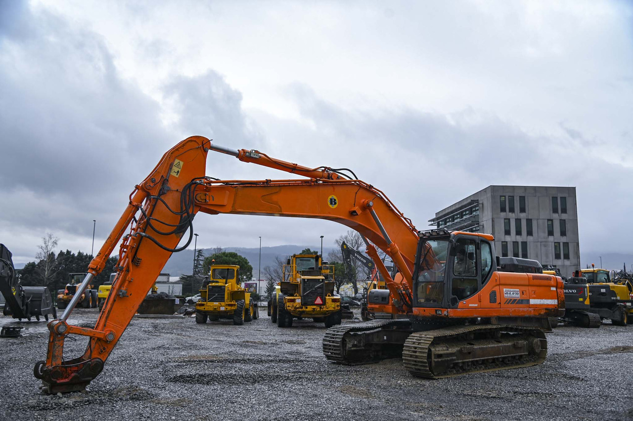 DOOSAN DX340LC - Ekskavator me zinxhirë: foto 2 DOOSAN DX340LC - Ekskavator me zinxhirë: foto 2