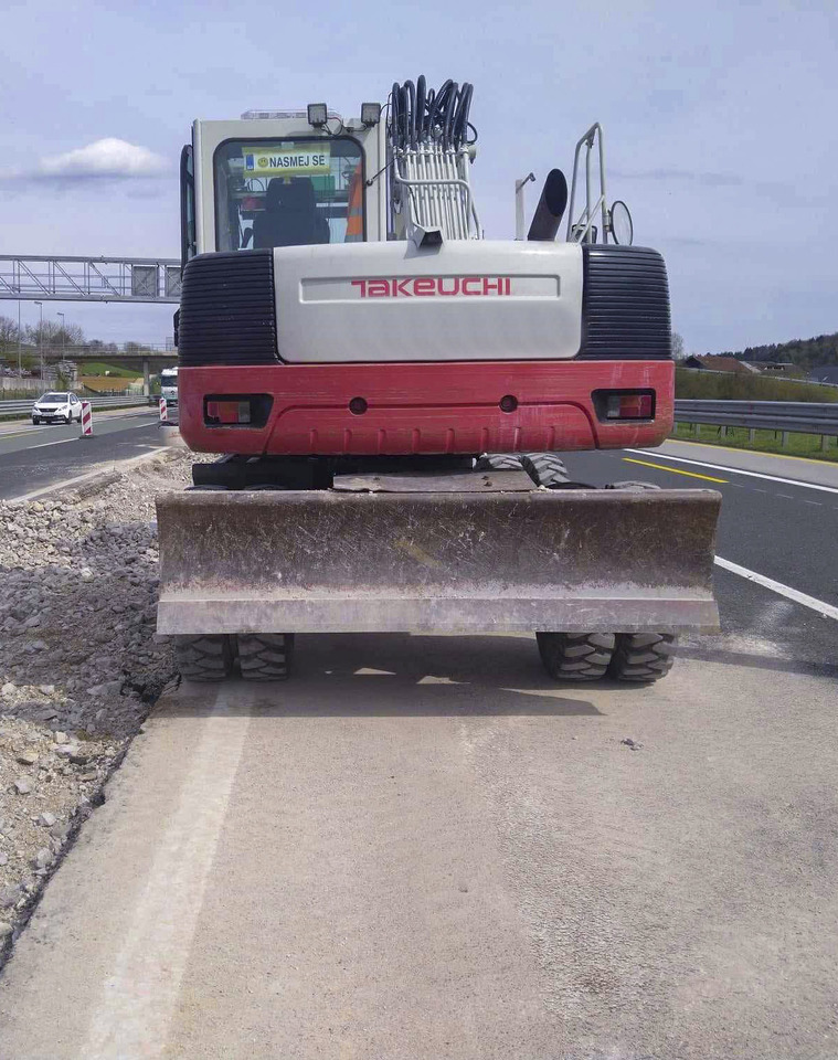 Takeuchi TB1160W - Ekskavator me goma: foto 5 Takeuchi TB1160W - Ekskavator me goma: foto 5