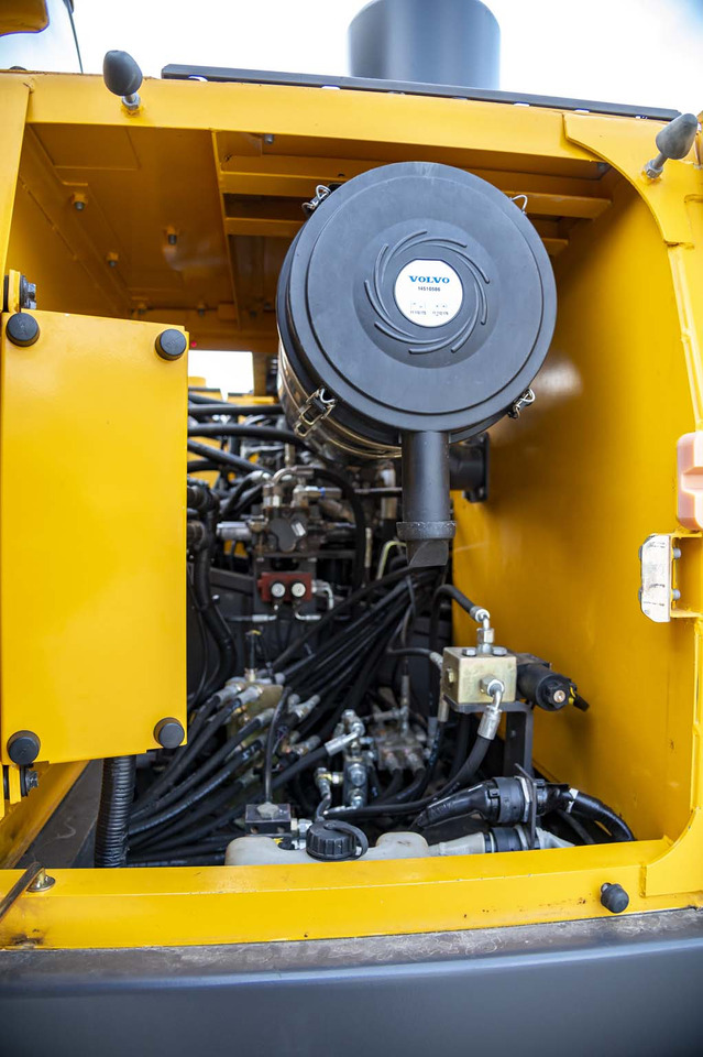 Lizingu i VOLVO EC210CNL VOLVO EC210CNL: foto 41