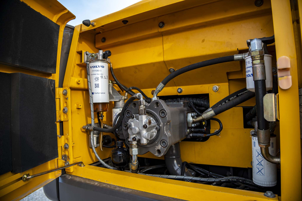 Lizingu i VOLVO EC210CNL VOLVO EC210CNL: foto 44