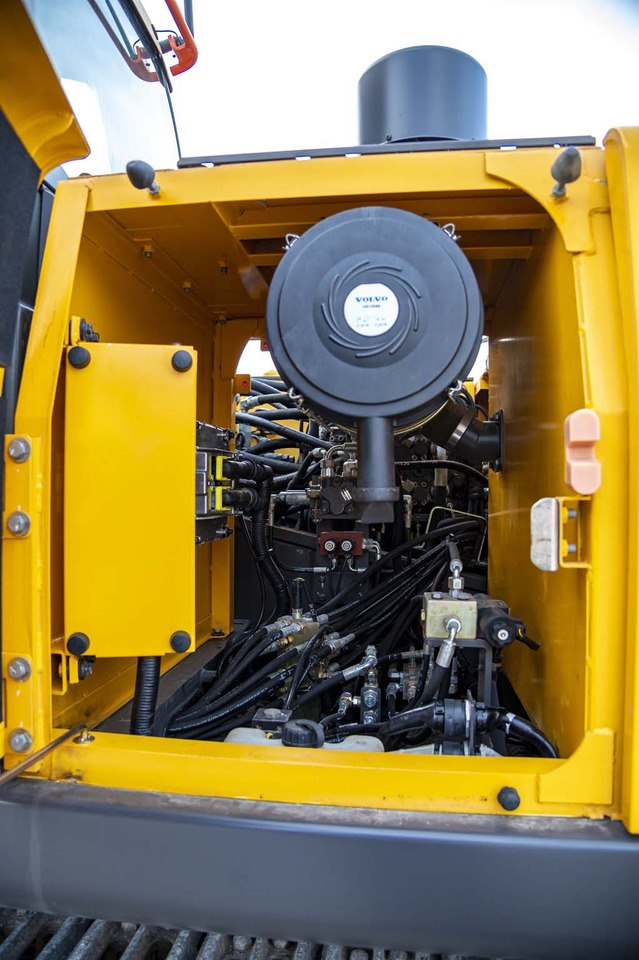 Lizingu i VOLVO EC210CNL VOLVO EC210CNL: foto 39