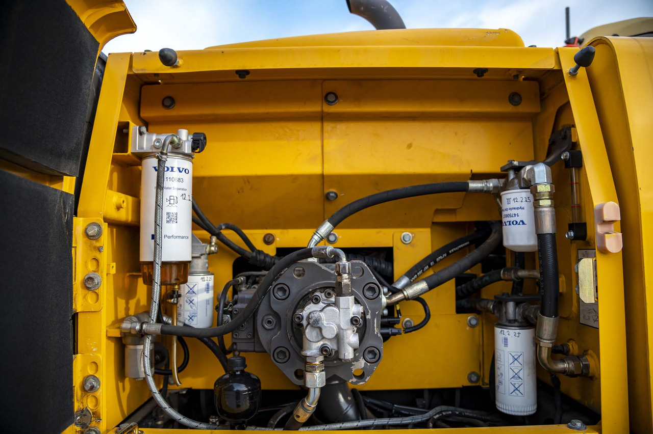 Lizingu i VOLVO EC210CNL VOLVO EC210CNL: foto 45