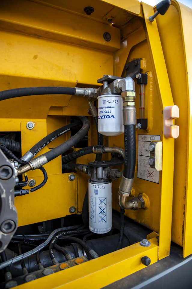 Lizingu i VOLVO EC210CNL VOLVO EC210CNL: foto 47