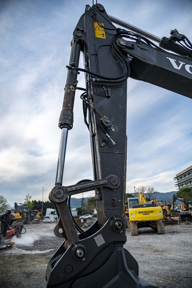 Lizingu i VOLVO EC210CNL VOLVO EC210CNL: foto 18