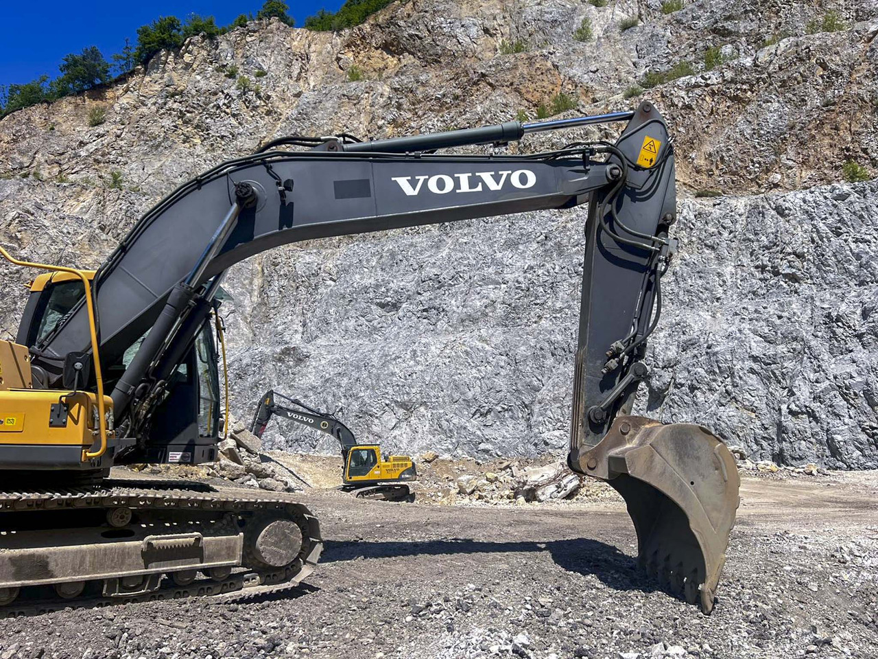 VOLVO EC220D - Ekskavator me zinxhirë: foto 4 VOLVO EC220D - Ekskavator me zinxhirë: foto 4