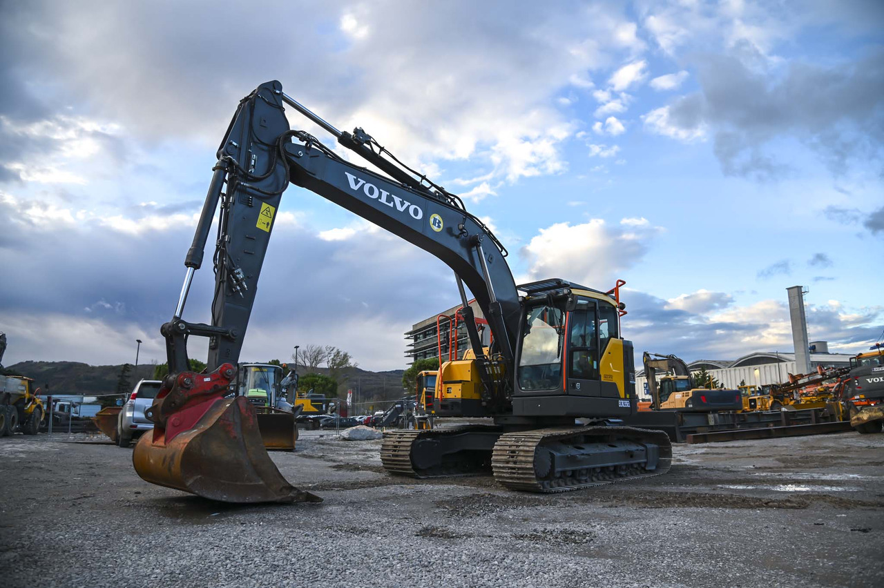 VOLVO ECR235EL - Ekskavator me zinxhirë: foto 1 VOLVO ECR235EL - Ekskavator me zinxhirë: foto 1