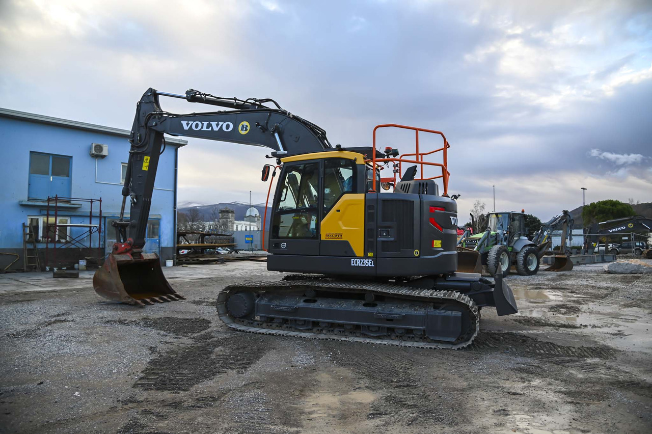 VOLVO ECR235EL - Ekskavator me zinxhirë: foto 3 VOLVO ECR235EL - Ekskavator me zinxhirë: foto 3