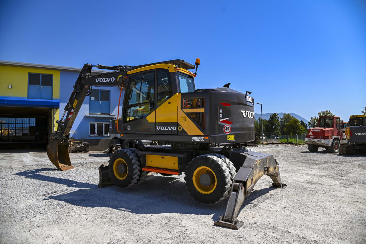 VOLVO EWR150E - Ekskavator me goma: foto 4 VOLVO EWR150E - Ekskavator me goma: foto 4