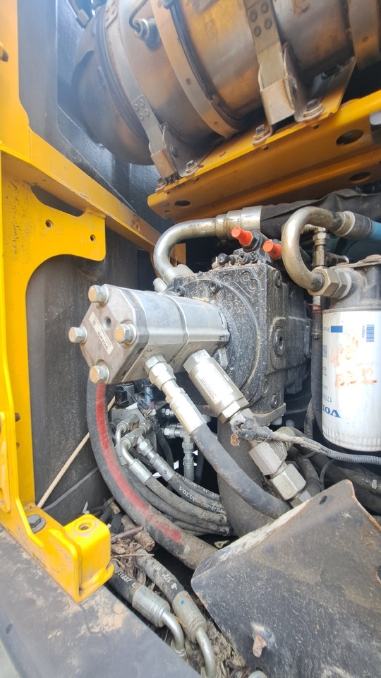 VOLVO EWR150E - Ekskavator me goma: foto 5 VOLVO EWR150E - Ekskavator me goma: foto 5