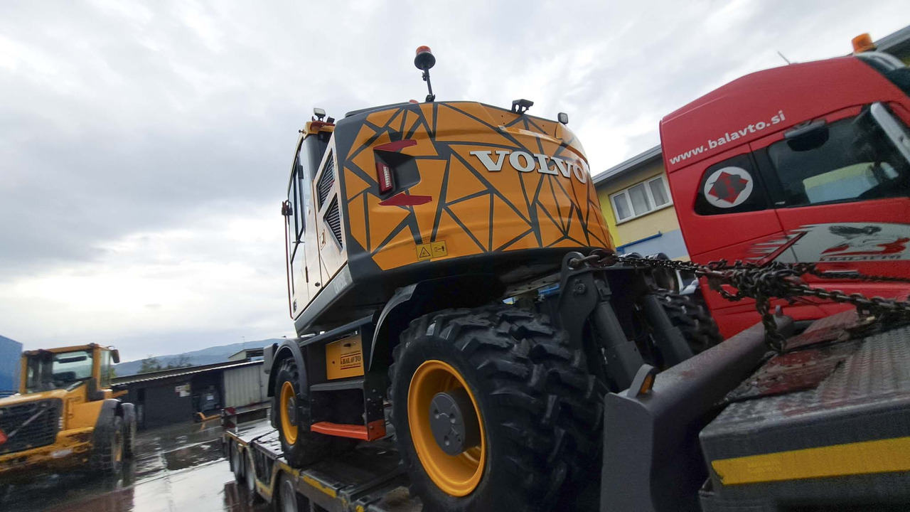 VOLVO EWR150E - Ekskavator me goma: foto 4 VOLVO EWR150E - Ekskavator me goma: foto 4