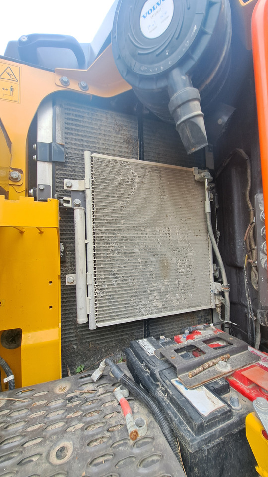 VOLVO EWR150E - Ekskavator me goma: foto 2 VOLVO EWR150E - Ekskavator me goma: foto 2