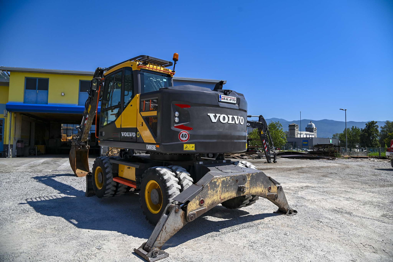 VOLVO EWR150E - Ekskavator me goma: foto 5 VOLVO EWR150E - Ekskavator me goma: foto 5