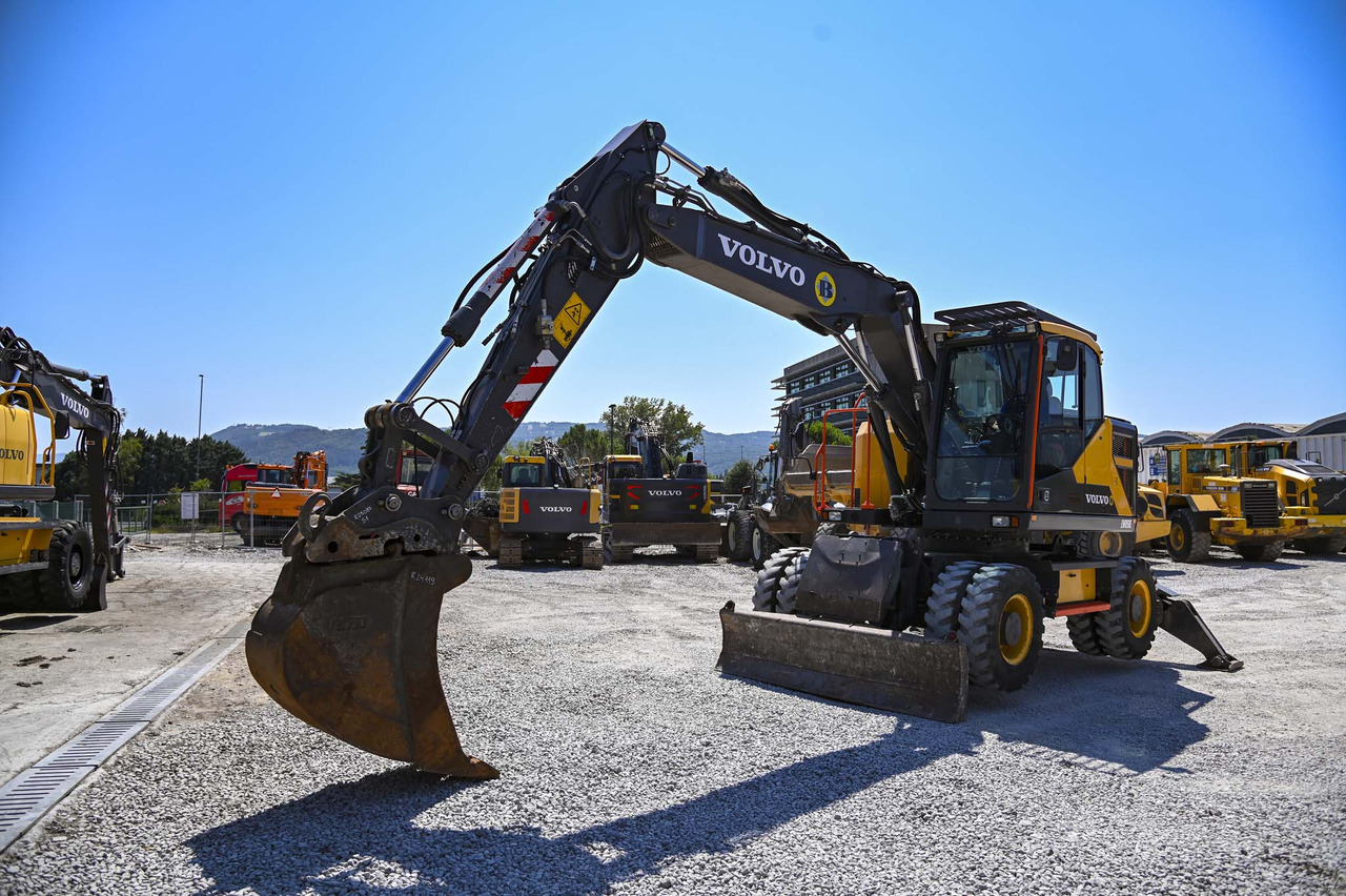 VOLVO EWR150E - Ekskavator me goma: foto 1 VOLVO EWR150E - Ekskavator me goma: foto 1