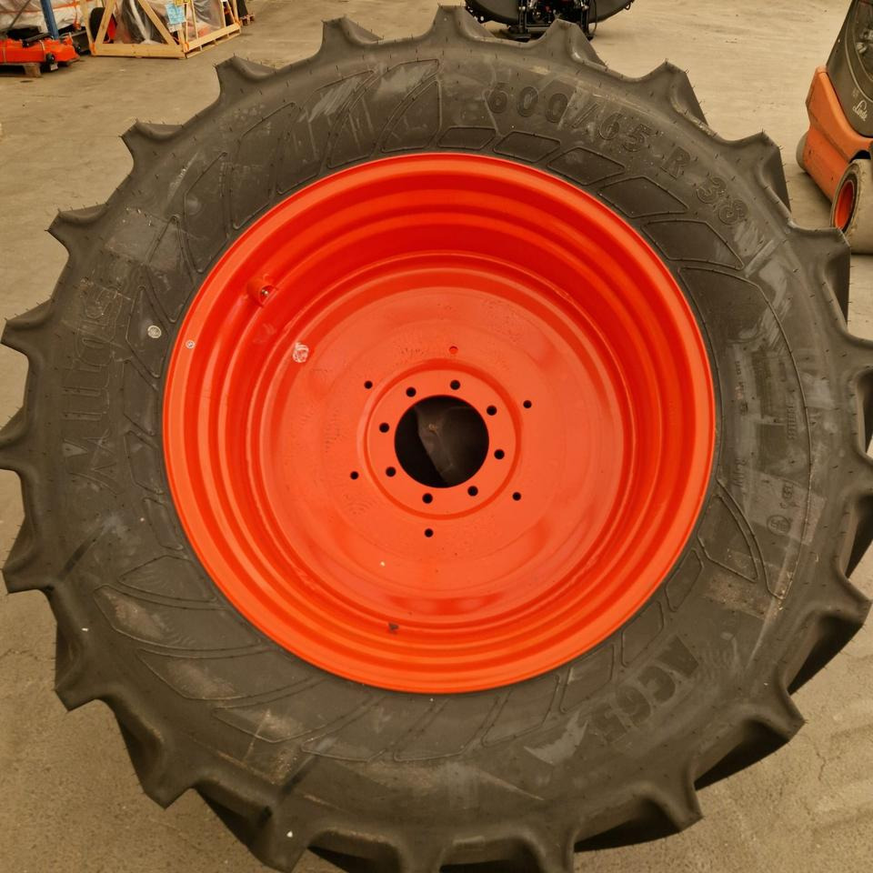 Räder Reifen 600/65R38 Mitas AC65 153D 156A - Goma dhe bandazhe: foto 2 Räder Reifen 600/65R38 Mitas AC65 153D 156A - Goma dhe bandazhe: foto 2