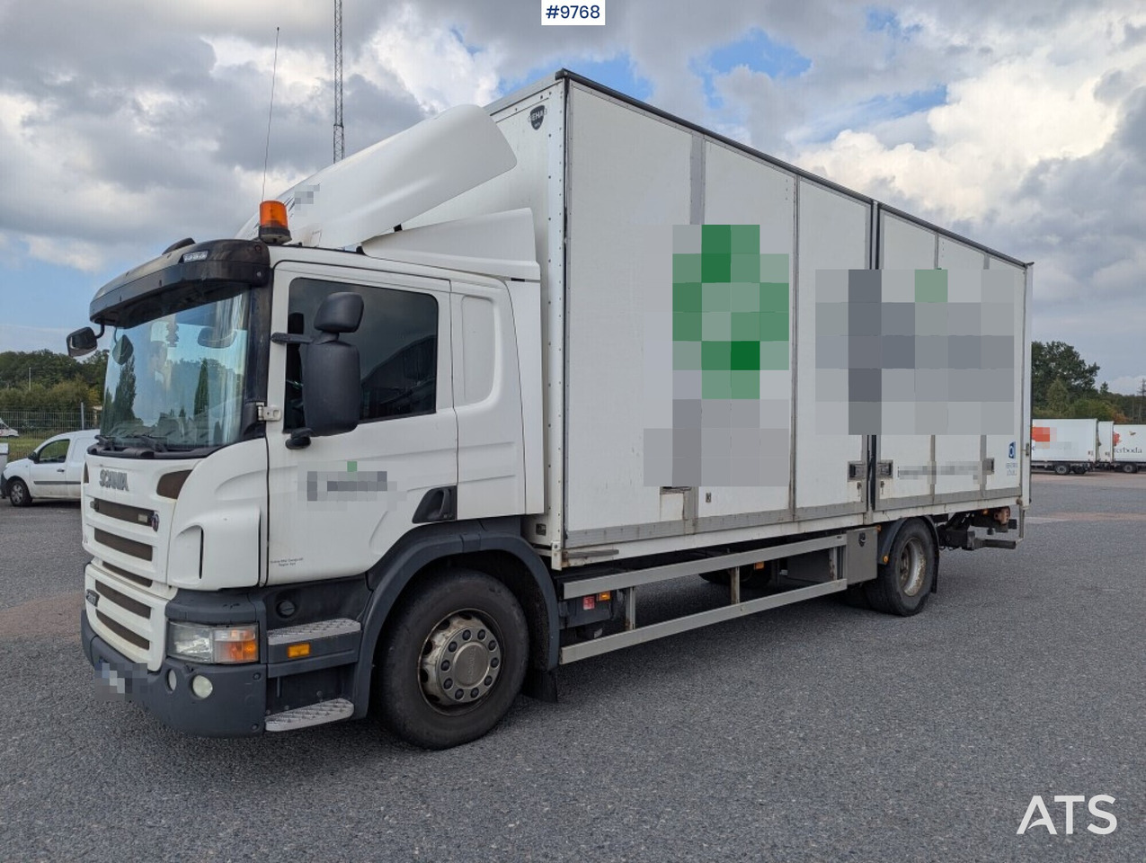 Box Truck Scania P280 4X2 with tail lift - Kamion vagonetë: foto 1 Box Truck Scania P280 4X2 with tail lift - Kamion vagonetë: foto 1