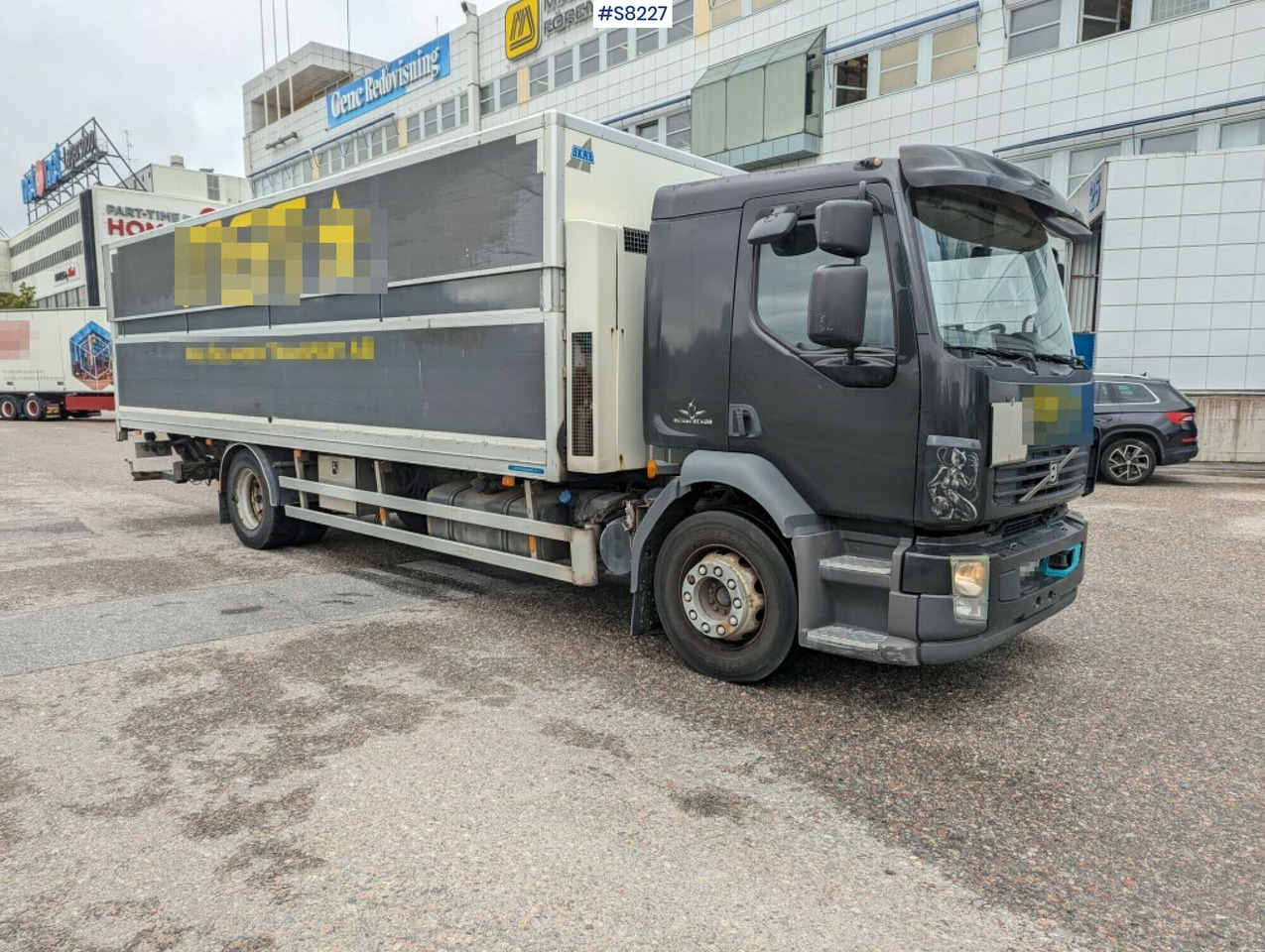 Box Truck Volvo FL height-adjustable box and tail lift - Kamion vagonetë: foto 2 Box Truck Volvo FL height-adjustable box and tail lift - Kamion vagonetë: foto 2