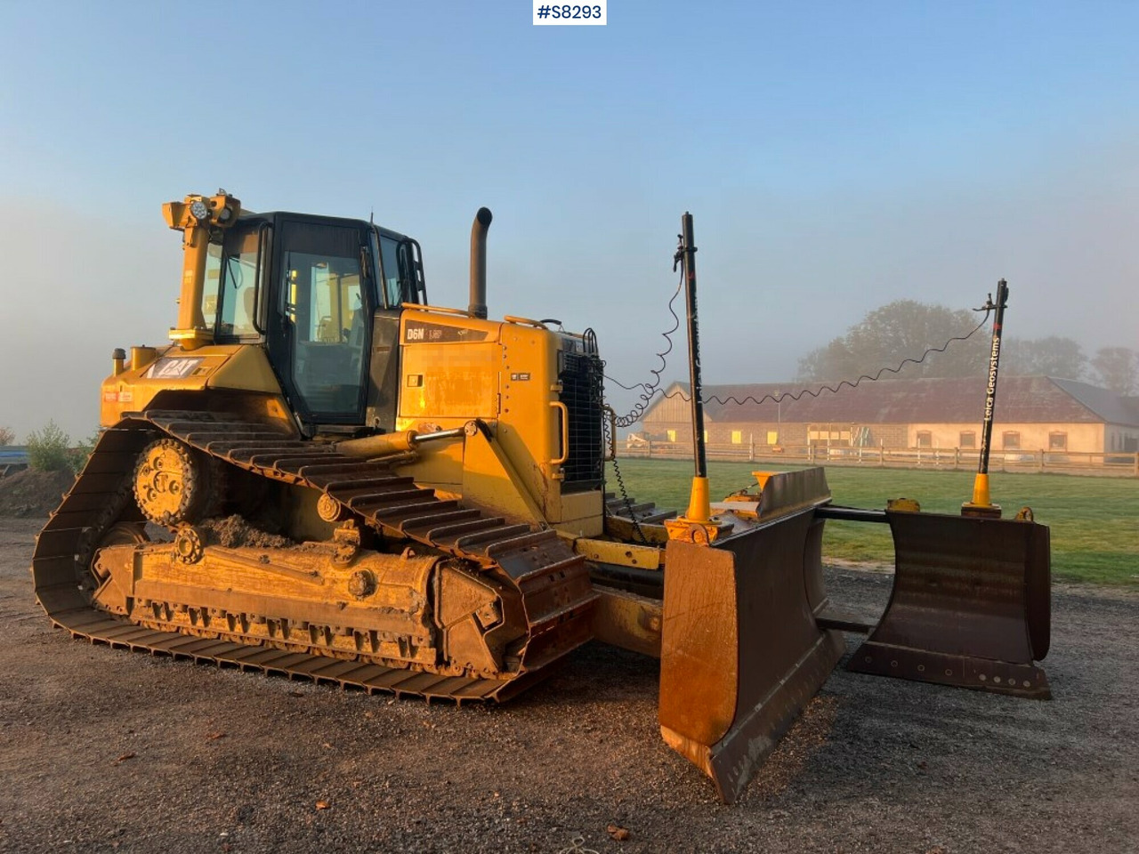 CAT CRAWLER DOZER D6N LGP with Icon gps80 Leica digging system (SEE VIDEO) - Buldozer: foto 1 CAT CRAWLER DOZER D6N LGP with Icon gps80 Leica digging system (SEE VIDEO) - Buldozer: foto 1