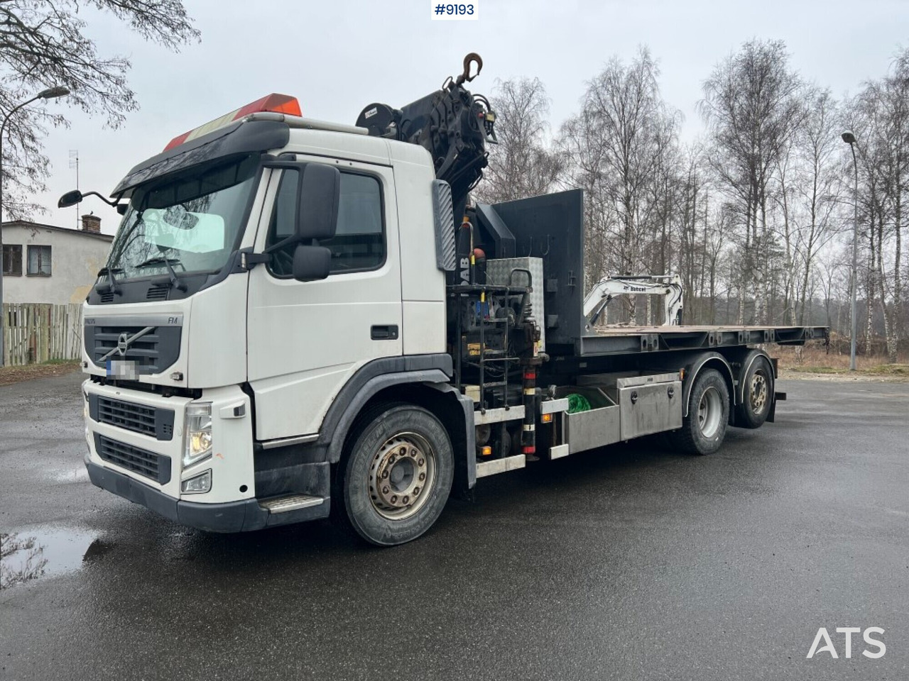 Crane truck VOLVO FM 6*2 with Flatbed and Gravel flatbed (See Video) - Kamion me vinç: foto 1 Crane truck VOLVO FM 6*2 with Flatbed and Gravel flatbed (See Video) - Kamion me vinç: foto 1