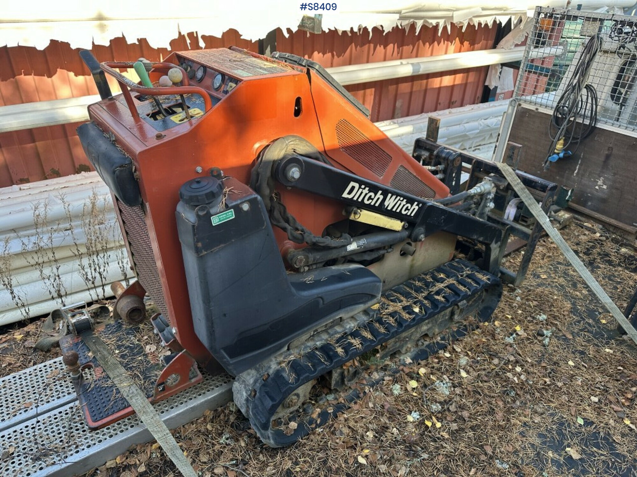 Ditch witch SK650 - Mini fadrom me zinxhir: foto 1 Ditch witch SK650 - Mini fadrom me zinxhir: foto 1
