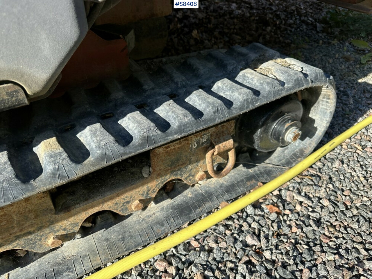 Ditch witch XT850 with Front loader and Backhoe attachment - Mini fadrom me zinxhir: foto 4 Ditch witch XT850 with Front loader and Backhoe attachment - Mini fadrom me zinxhir: foto 4