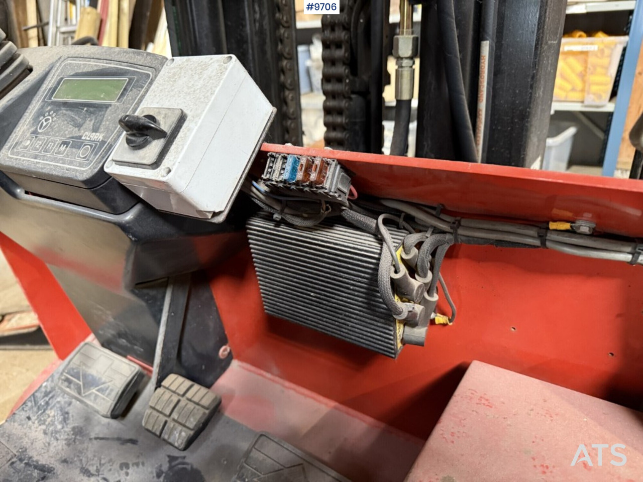 Lizingu i  Forklift Clark CEM 25 Forklift Clark CEM 25: foto 15