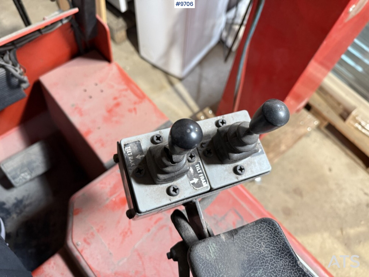 Lizingu i  Forklift Clark CEM 25 Forklift Clark CEM 25: foto 18