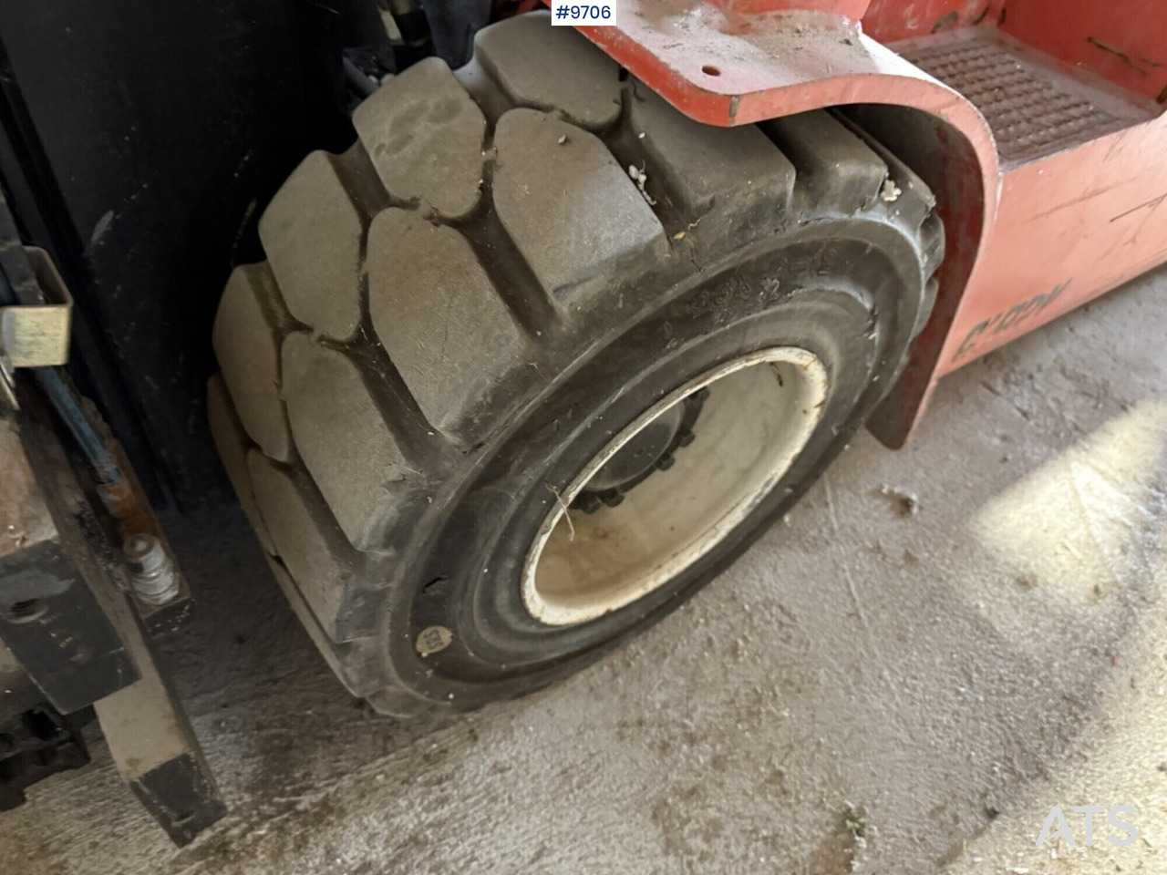 Lizingu i  Forklift Clark CEM 25 Forklift Clark CEM 25: foto 13