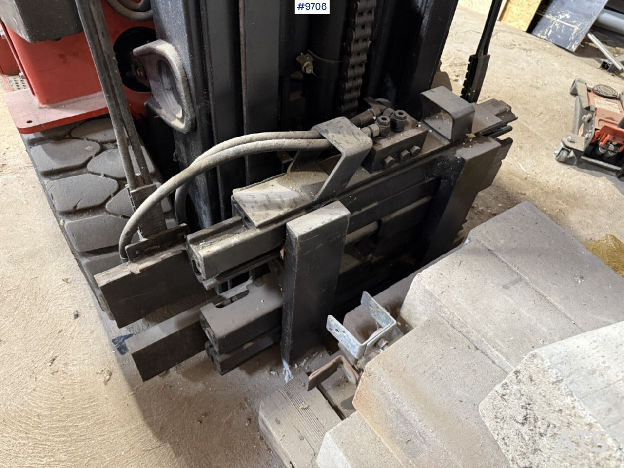 Lizingu i  Forklift Clark CEM 25 Forklift Clark CEM 25: foto 6