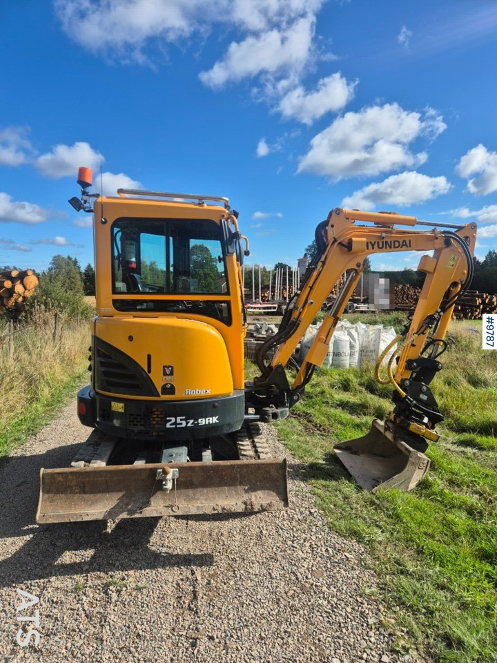 Hyundai 25Z-9AK mini excavator with tiltrotator and attachments - Miniekskavator: foto 3 Hyundai 25Z-9AK mini excavator with tiltrotator and attachments - Miniekskavator: foto 3