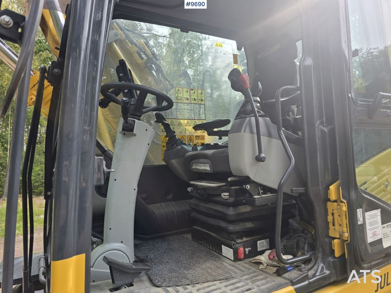 Komatsu PW160-11 with machine control - Ekskavator me goma: foto 5 Komatsu PW160-11 with machine control - Ekskavator me goma: foto 5